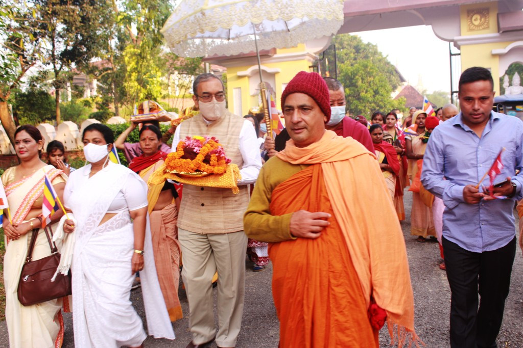 लुम्बिनीमा कथिन उत्सव सम्पन्न, सार्कका महासचिव विराकुनद्वारा कथिन चिवर दान 