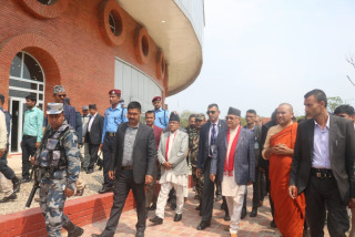 पूर्वप्रधानमन्त्री केपी ओलीद्वारा लुम्बिनी भ्रमण 