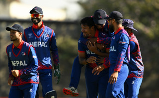 नेपाल पहिलोपटक विश्वकप क्रिकेट विजेता बेष्ट इन्डिजसँग भिडदै