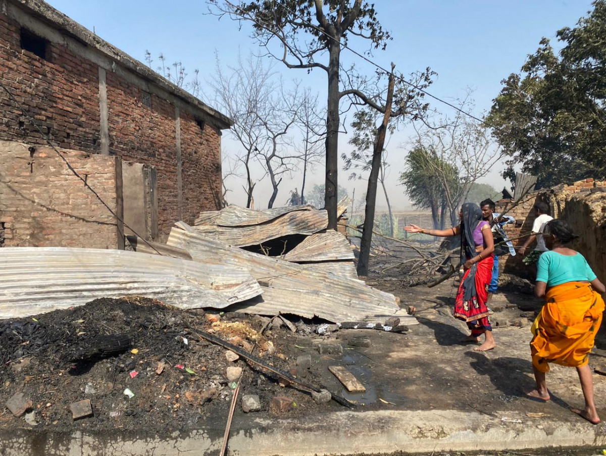 रोहिणीको विभिन्न स्थानमा आगलागी हुँदा ५० घरमा क्षति
